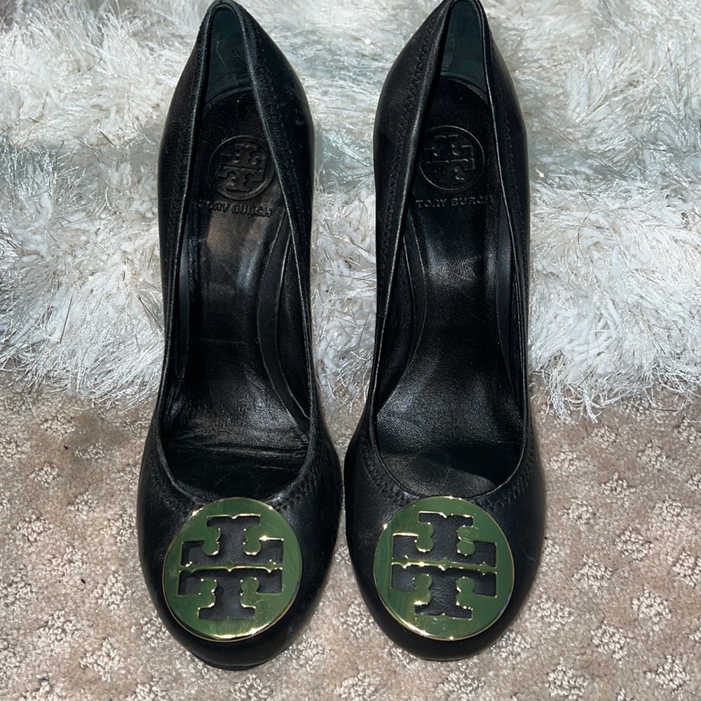 Tory Burch 90 Sophie Wedge 3 Black Gold Size 9